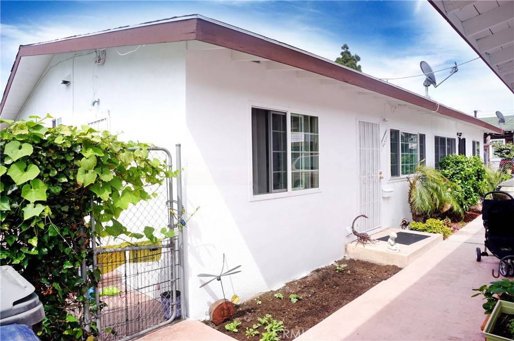 Inglewood, CA 90304,4227 W 107th ST