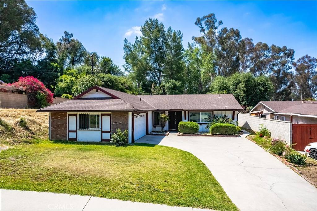 1510 E Newcrest DR, West Covina, CA 91792