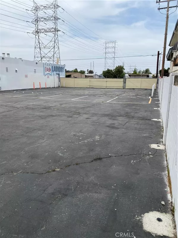 Bellflower, CA 90706,8710 Artesia BLVD