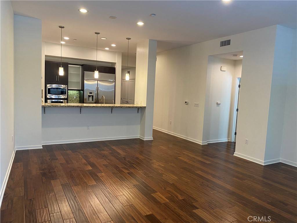 Irvine, CA 92612,21 Gramercy #116