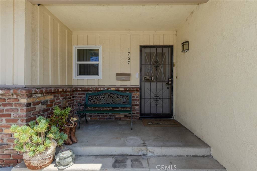 Anaheim, CA 92805,1727 E Romneya DR