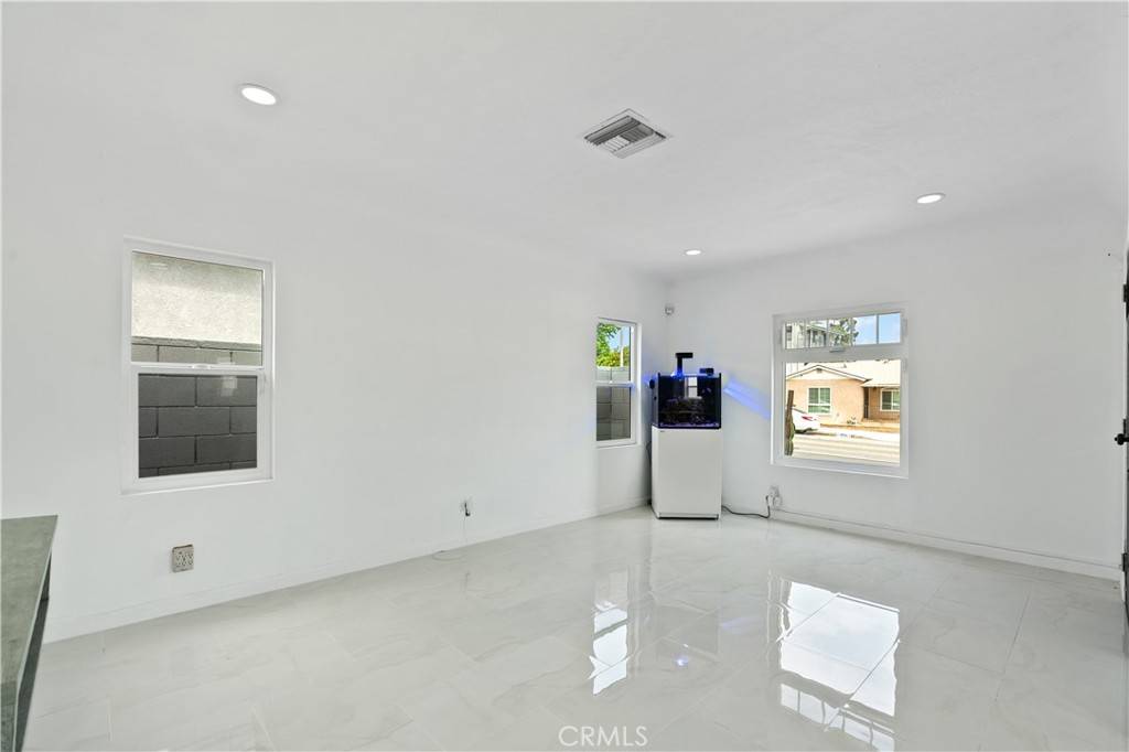 San Pedro, CA 90732,1381 W Summerland AVE