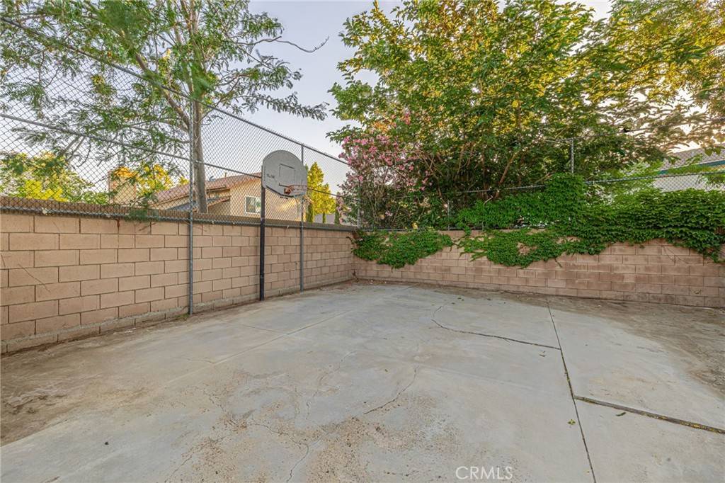 Lancaster, CA 93536,44118 Ruthron AVE