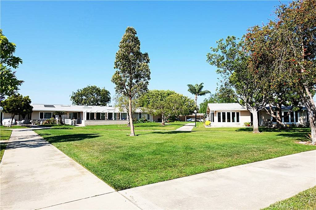 Seal Beach, CA 90740,1681 Tam O'Shanter RD #10C   M12