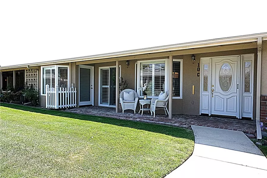 1681 Tam O'Shanter RD #10C   M12, Seal Beach, CA 90740