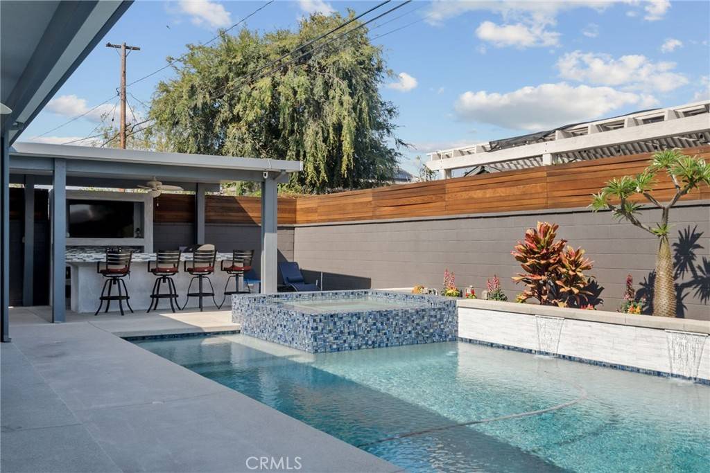 Long Beach, CA 90815,1954 Shipway Avenue