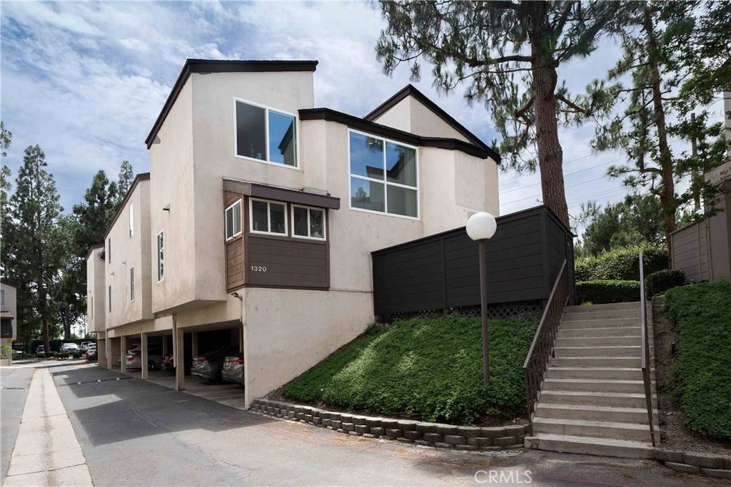 1320 Cabrillo Park DR #D, Santa Ana, CA 92701
