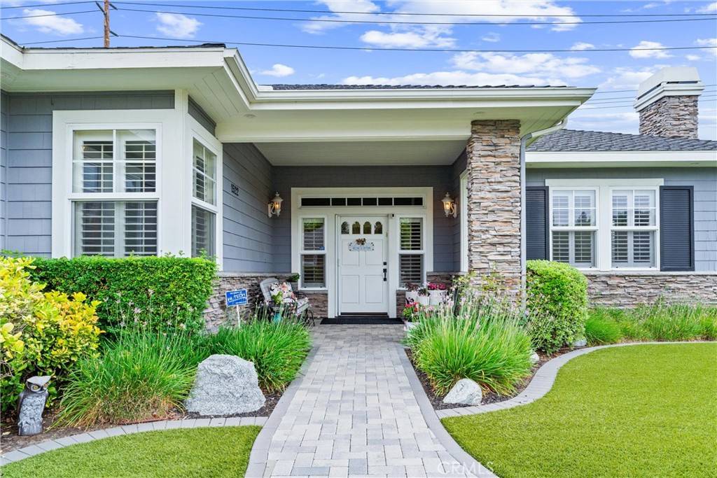 Santa Ana, CA 92705,1522 Oakhill CT