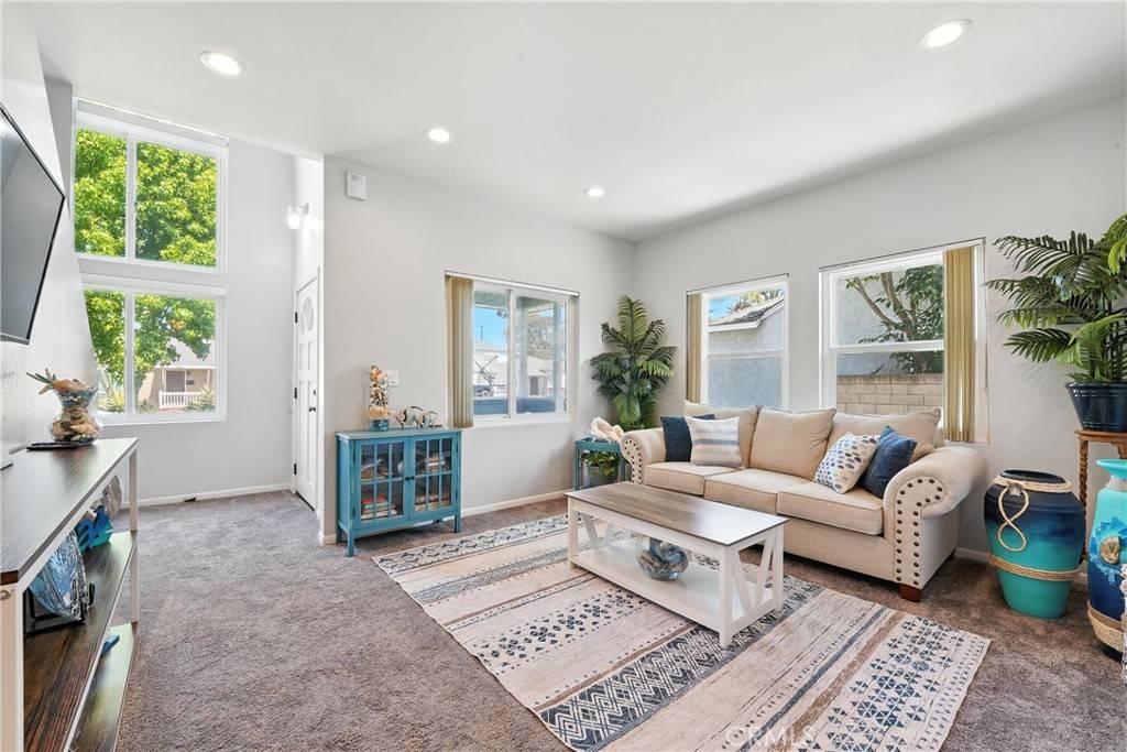 Long Beach, CA 90815,2275 Ximeno AVE