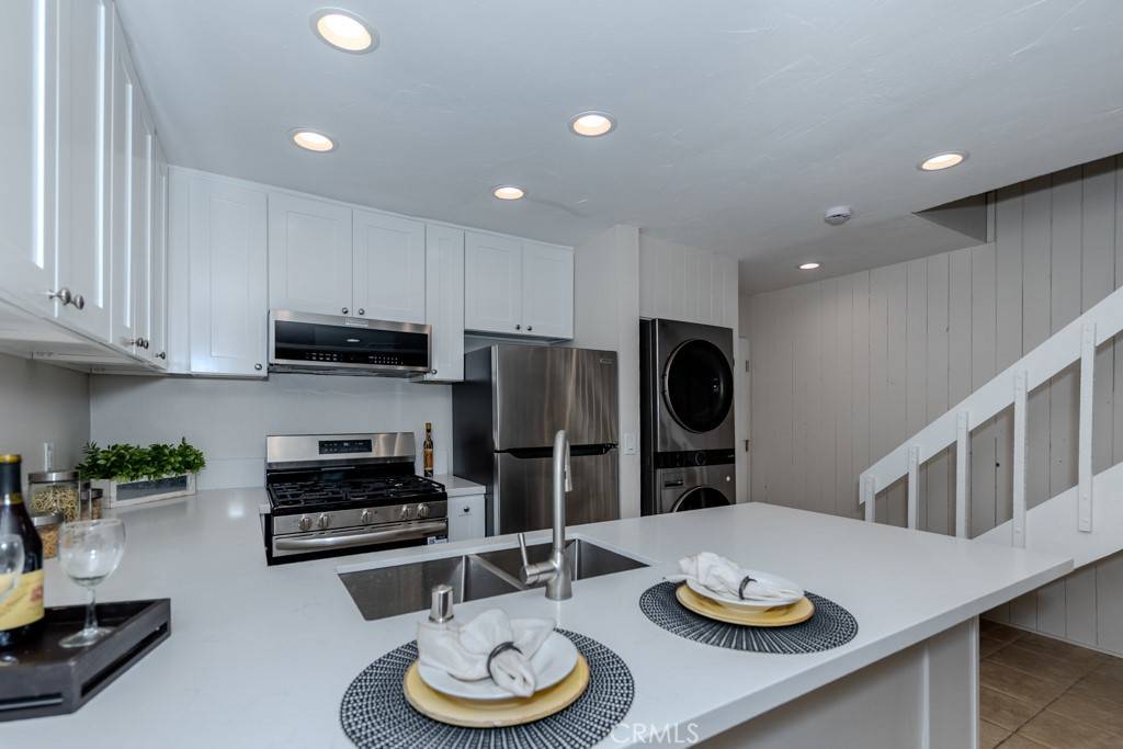 Orange, CA 92869,4900 E Chapman AVE #111