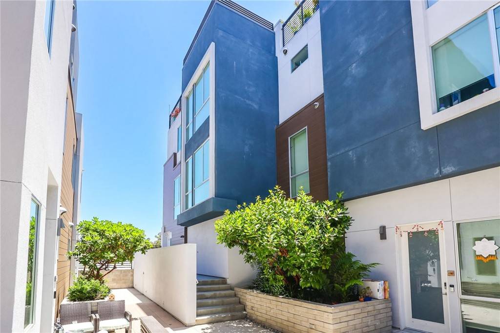 Redondo Beach, CA 90277,1920 S Pacific Coast HWY #114