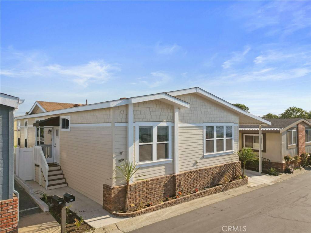Laguna Hills, CA 92653,23301 Ridge Route DR #138