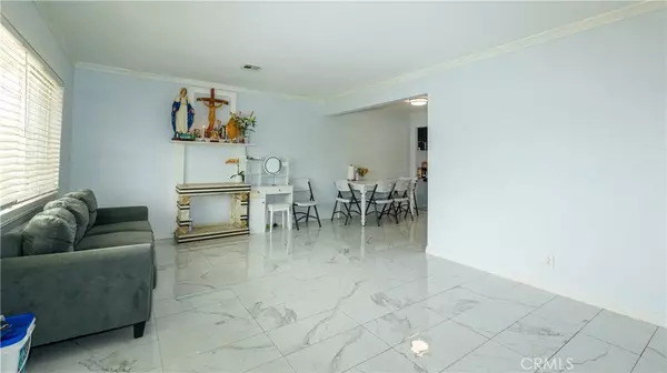 Oxnard, CA 93033,2820 S M ST