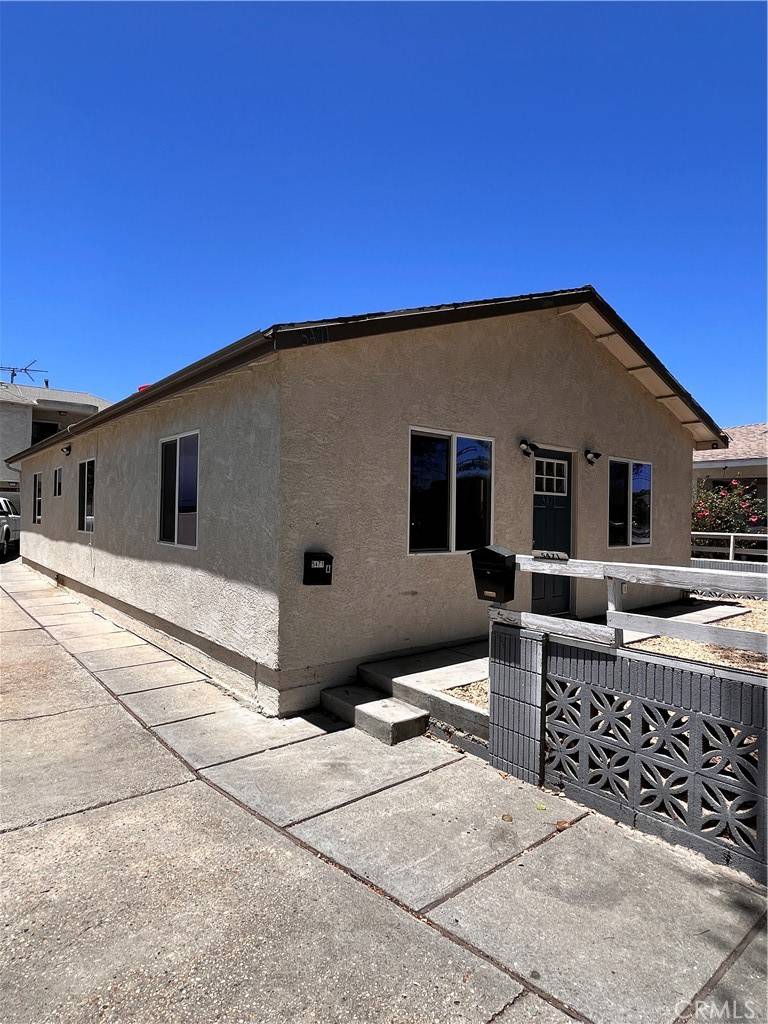 Long Beach, CA 90805,5471 Olive AVE #front house