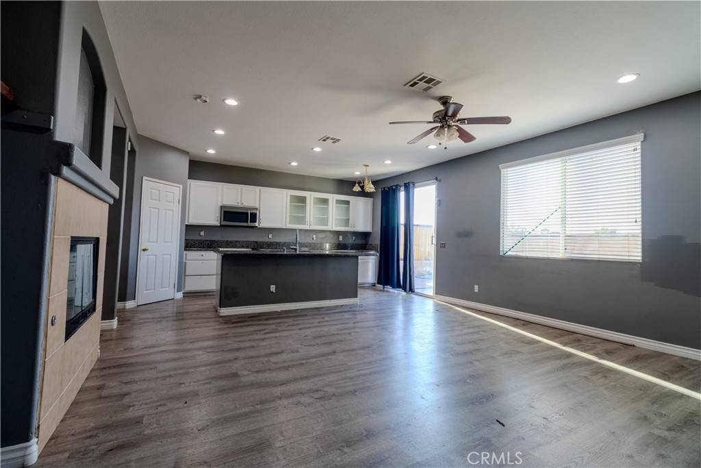Victorville, CA 92392,13740 Starshine DR