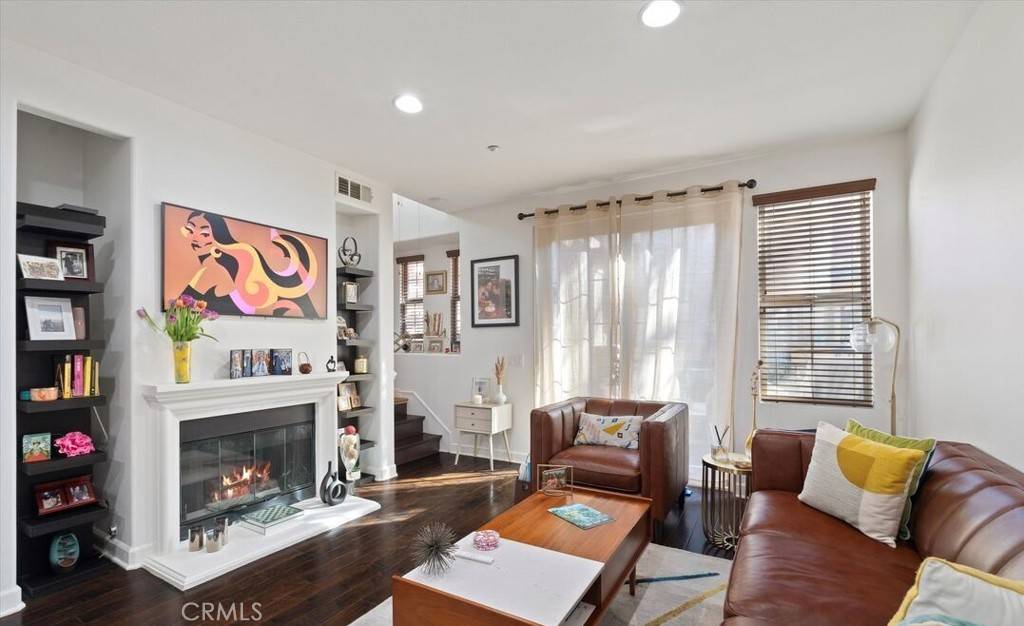 Fullerton, CA 92832,316 District CT