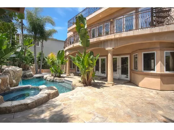 Newport Beach, CA 92663,511 Cliff DR