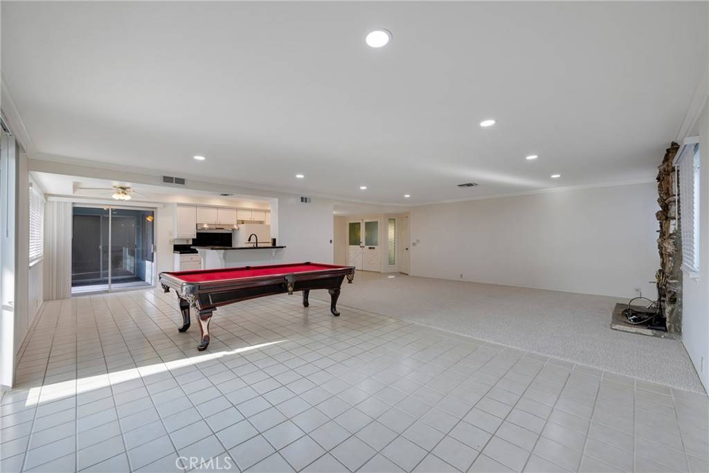Placentia, CA 92870,5111 Roxborough DR