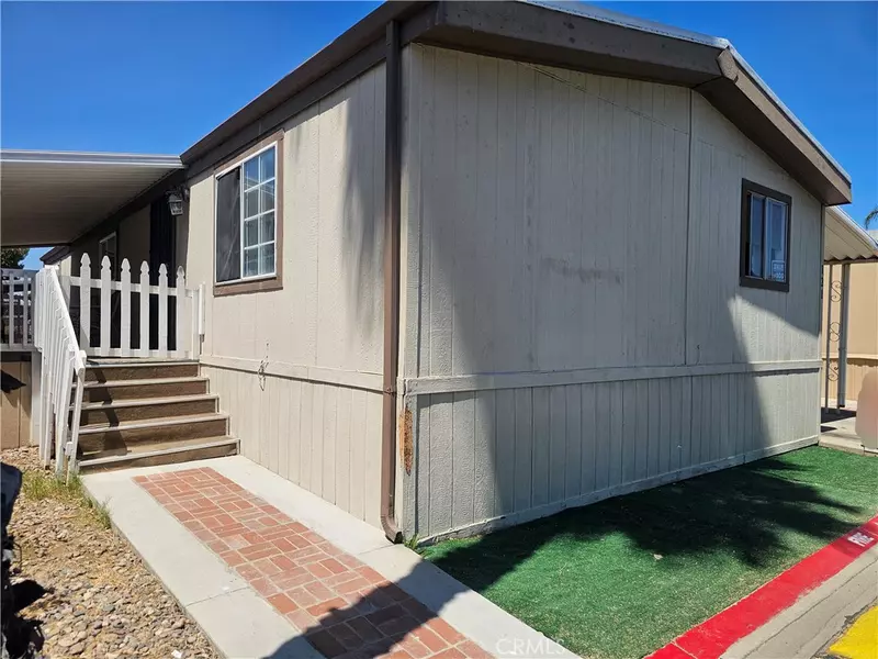 350 San jacinto AVE #121, Perris, CA 92571