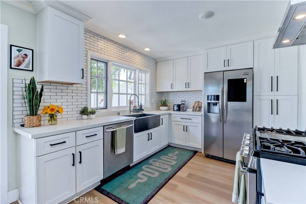 Westminster, CA 92683,5275 Charing Cross RD