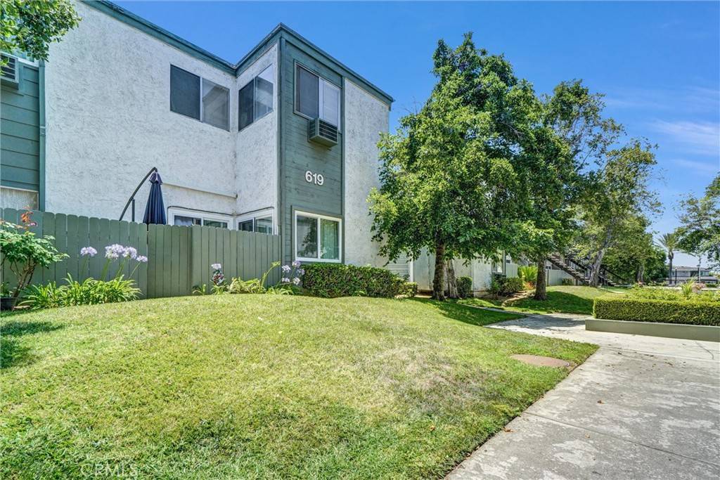 Santa Ana, CA 92703,619 N Bristol ST #13