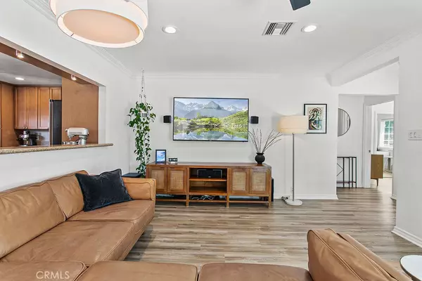 Santa Ana, CA 92706,2117 Poinsettia ST