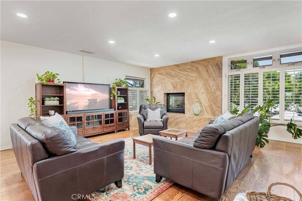 Seal Beach, CA 90740,1335 Crestview AVE