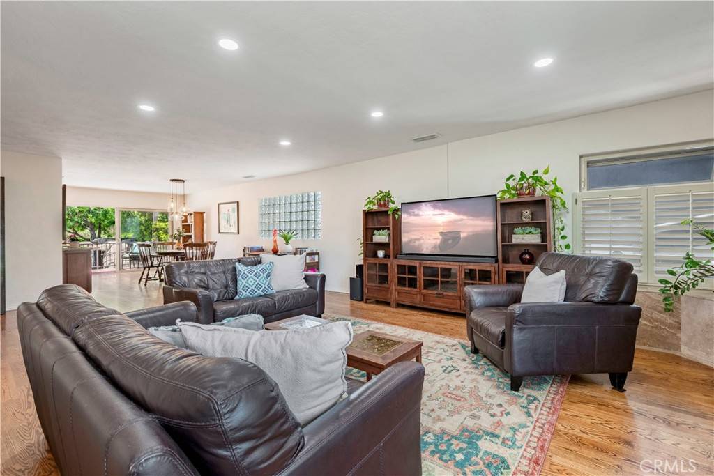 Seal Beach, CA 90740,1335 Crestview AVE