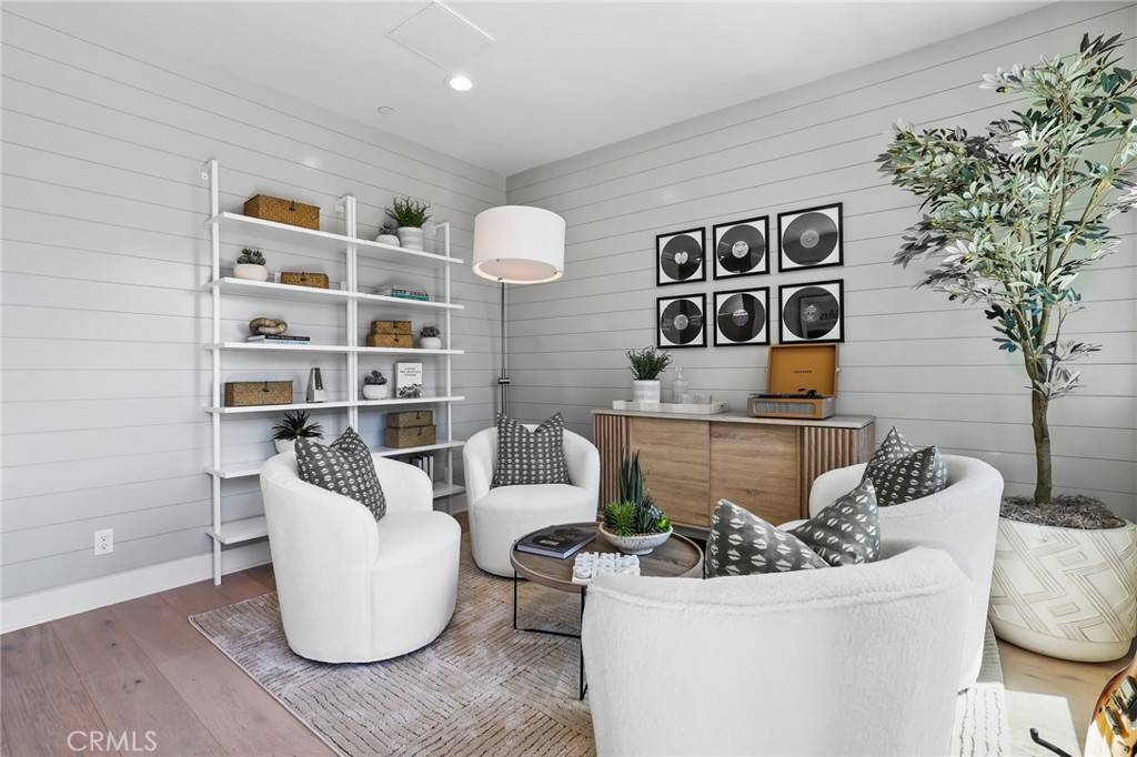 Huntington Beach, CA 92648,19071 Main ST #113