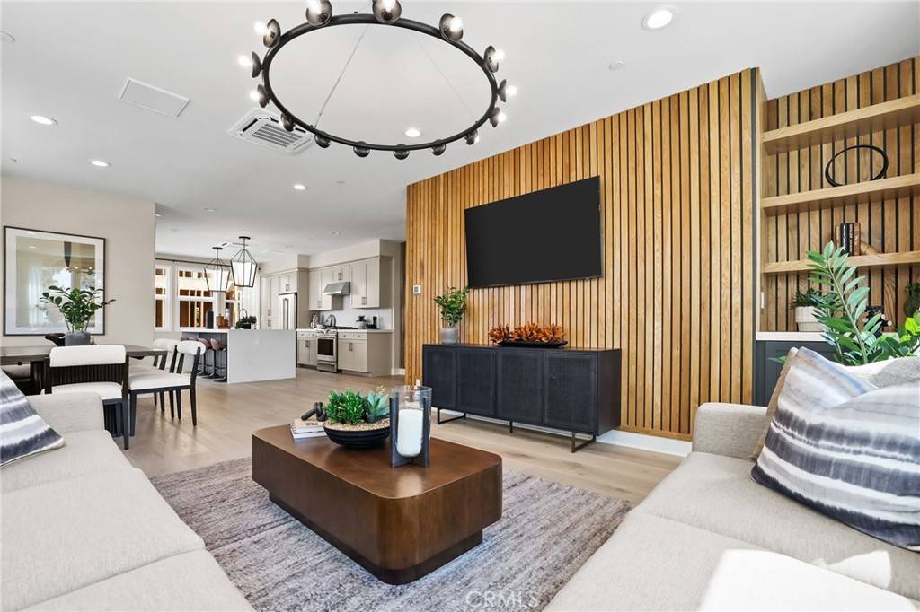 Huntington Beach, CA 92648,19011 Main ST #113