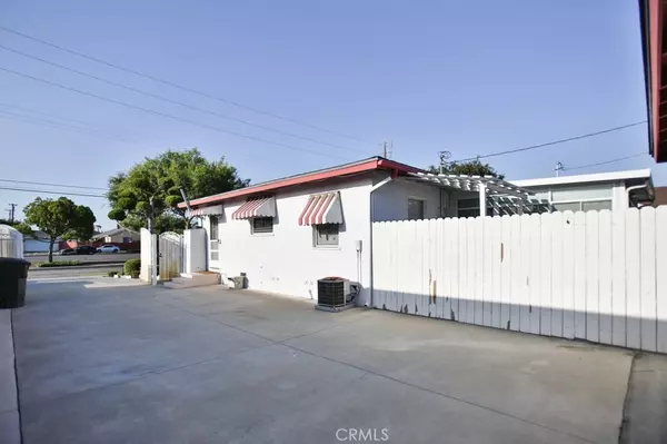 Fullerton, CA 92833,1918 W Orangethorpe AVE