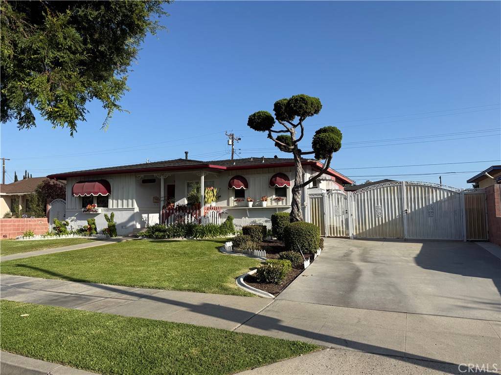 Fullerton, CA 92833,1918 W Orangethorpe AVE