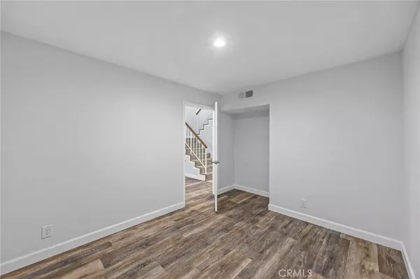 Orange, CA 92868,1910 W Palmyra AVE #94