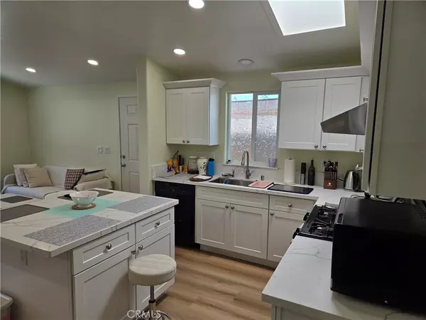 La Habra, CA 90631,1731 W LAMBERT #61