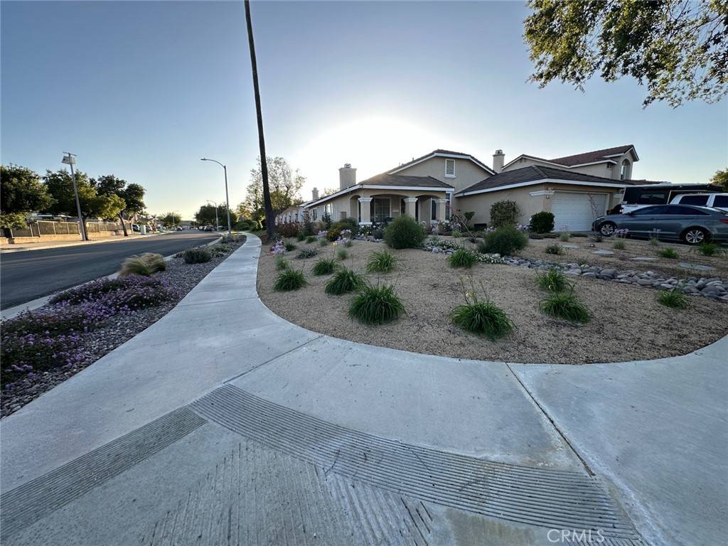Corona, CA 92878,2210 Lone Tree ST