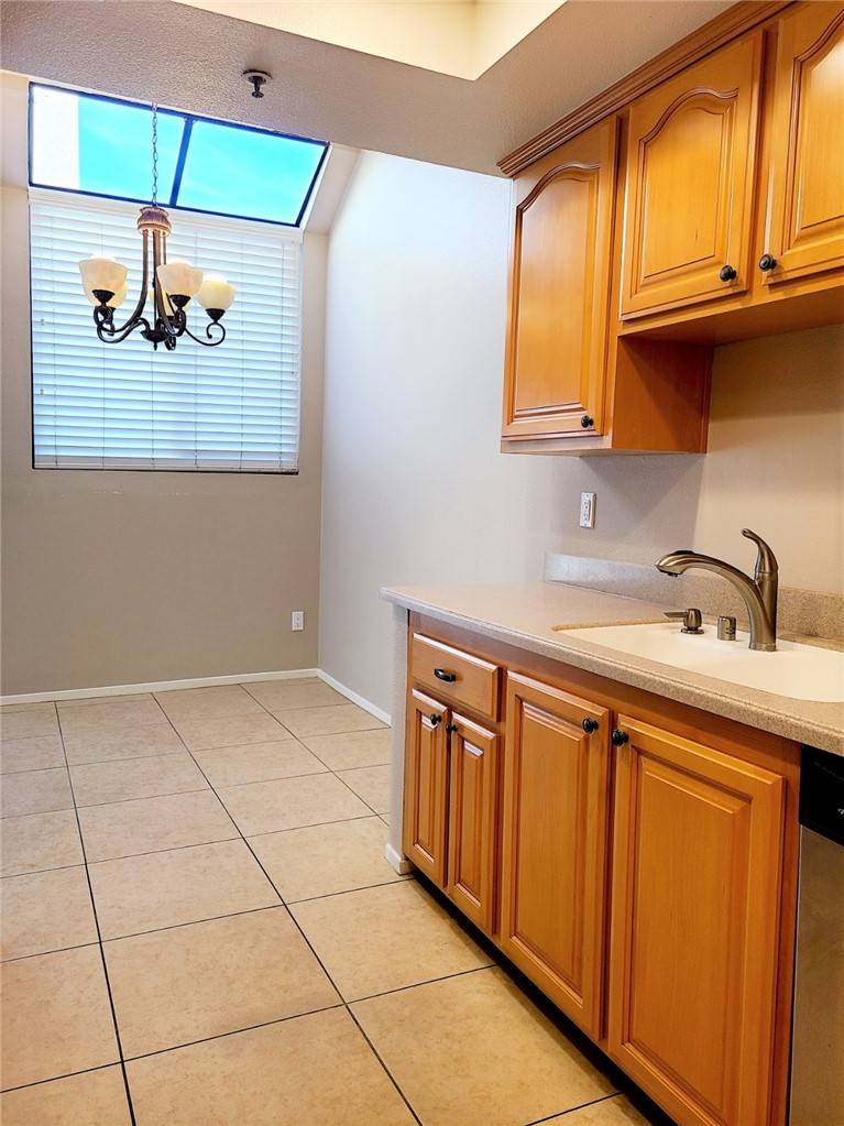 Huntington Beach, CA 92647,17661 Sergio CIR #203