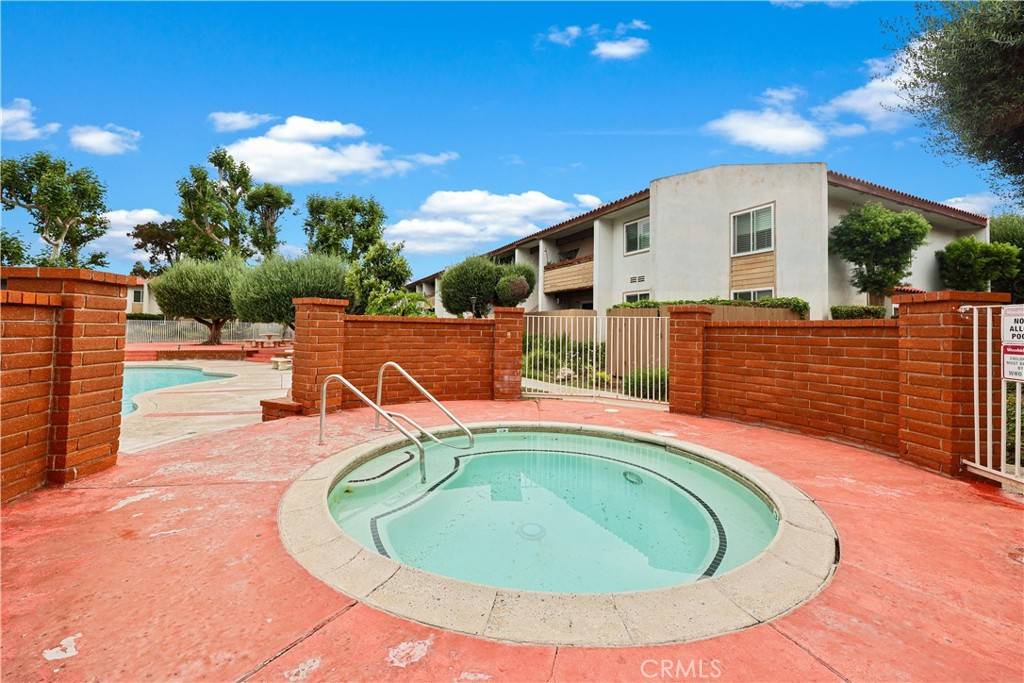 Santa Ana, CA 92704,2511 W Sunflower AVE #B3