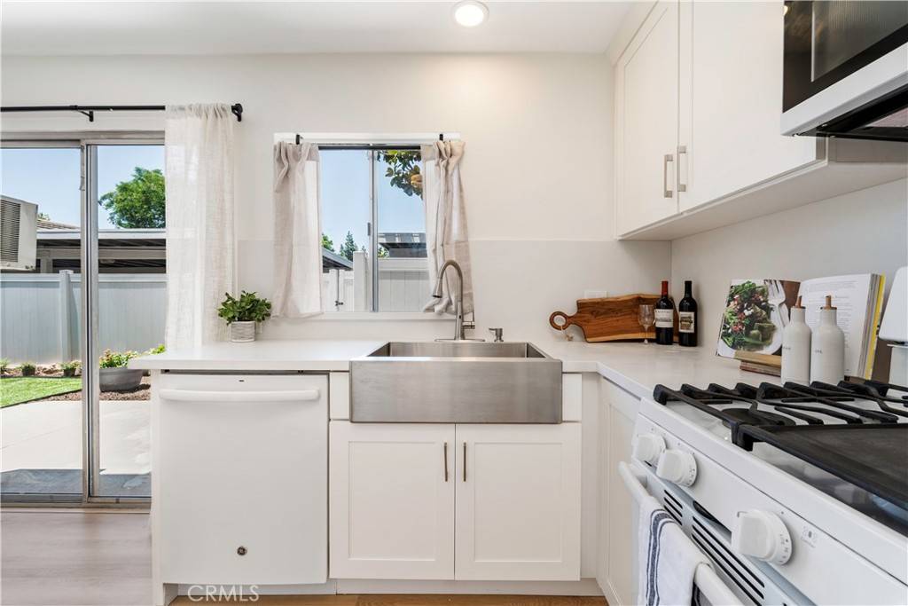 10 Eastmont, Irvine, CA 92604