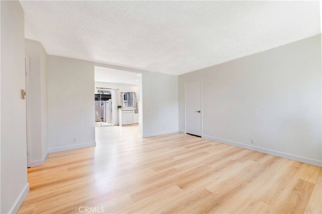 Irvine, CA 92604,10 Eastmont #43