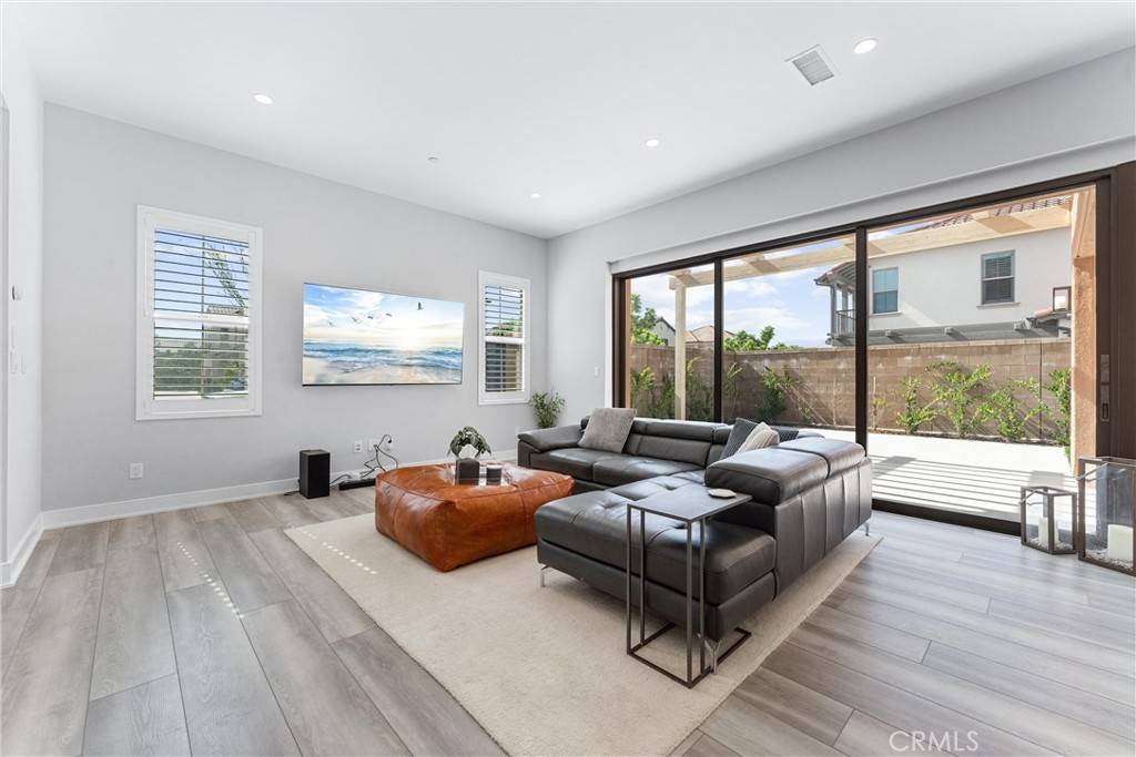 Irvine, CA 92618,183 Plum Lily
