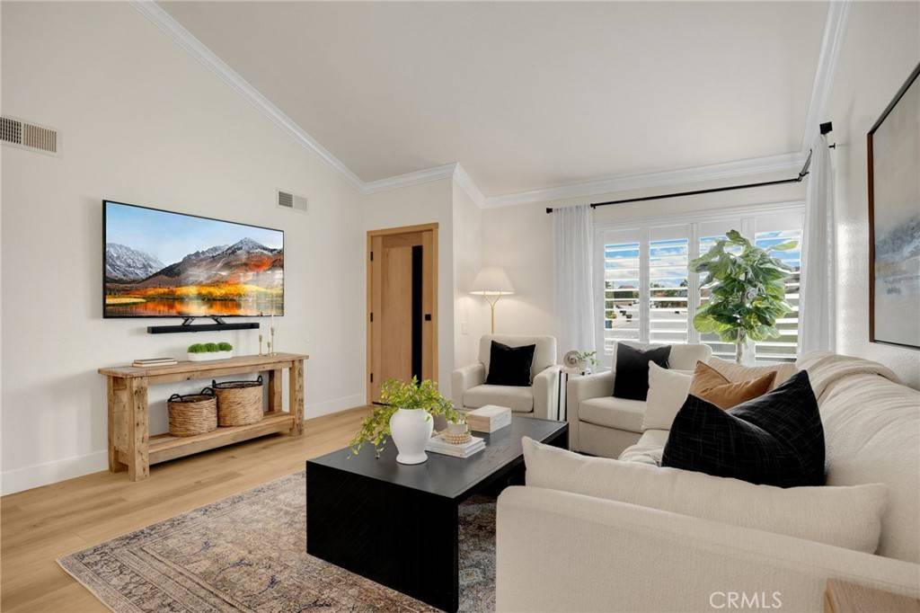 Walnut, CA 91789,637 Silver Bridle RD
