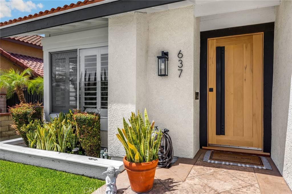 Walnut, CA 91789,637 Silver Bridle RD