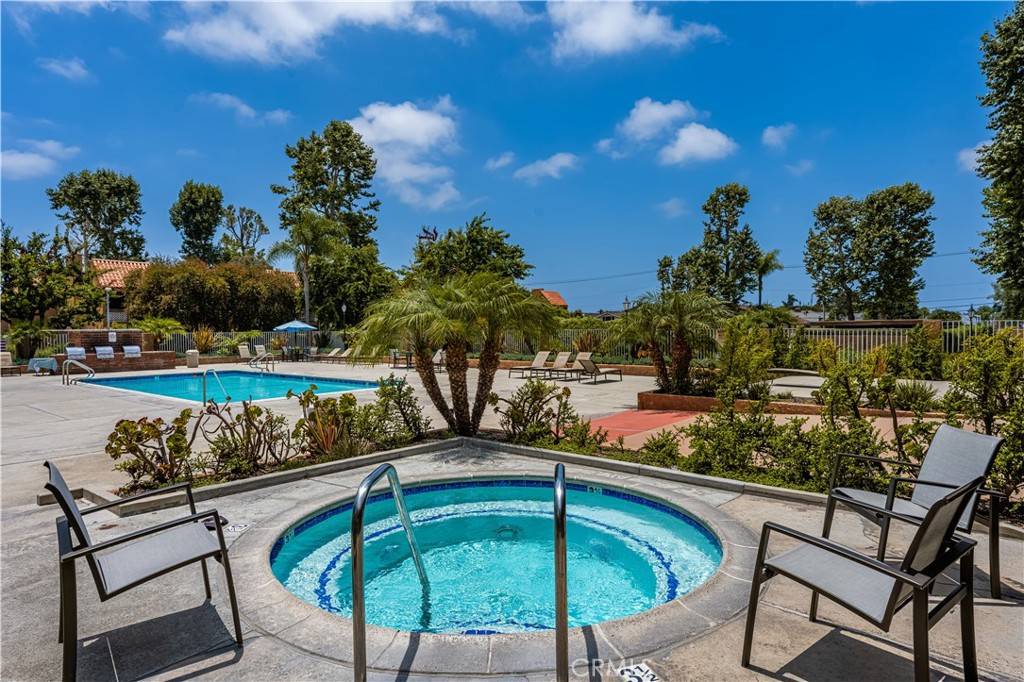 Huntington Beach, CA 92647,6600 Warner AVE #121