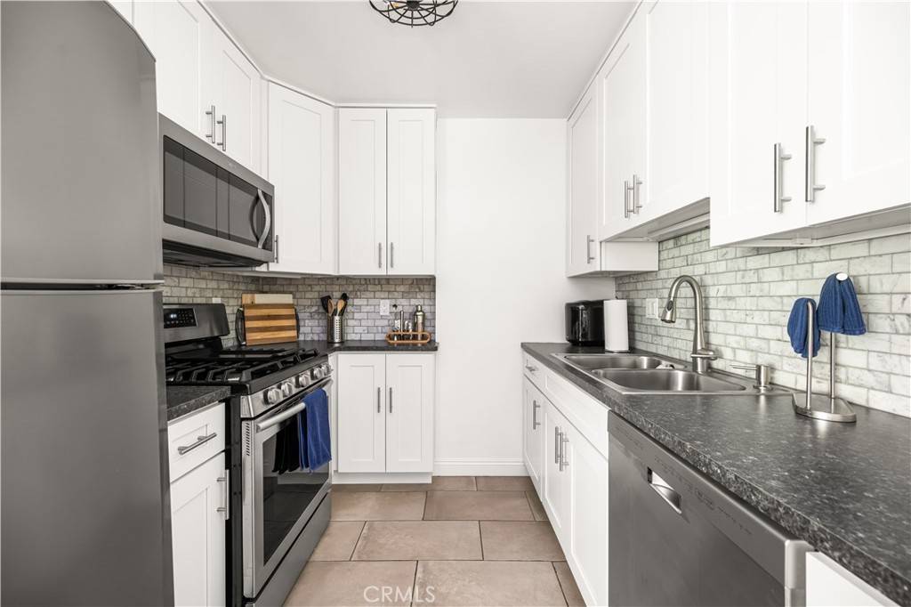 Huntington Beach, CA 92647,6600 Warner AVE #121
