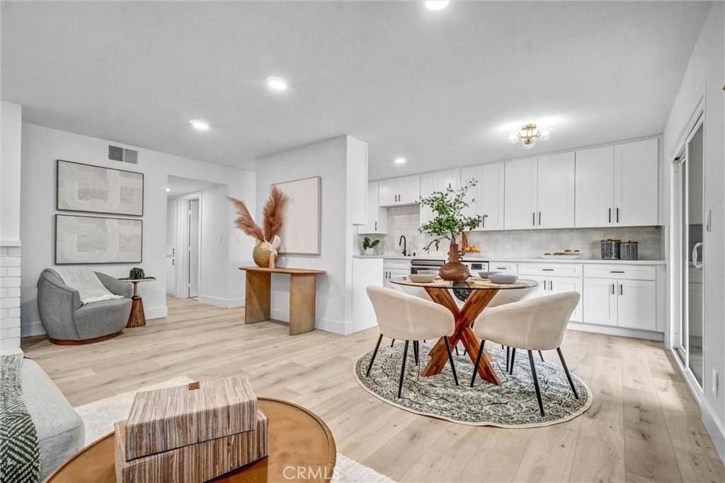 17562 Vandenberg LN #12, Tustin, CA 92780
