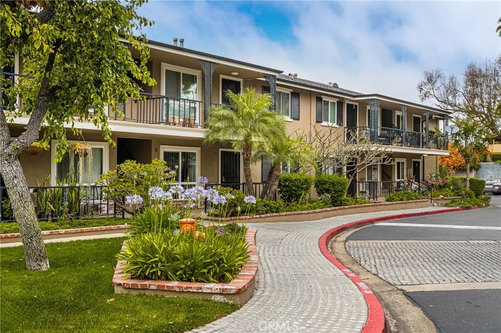 Orange, CA 92866,660 S Glassell ST #19