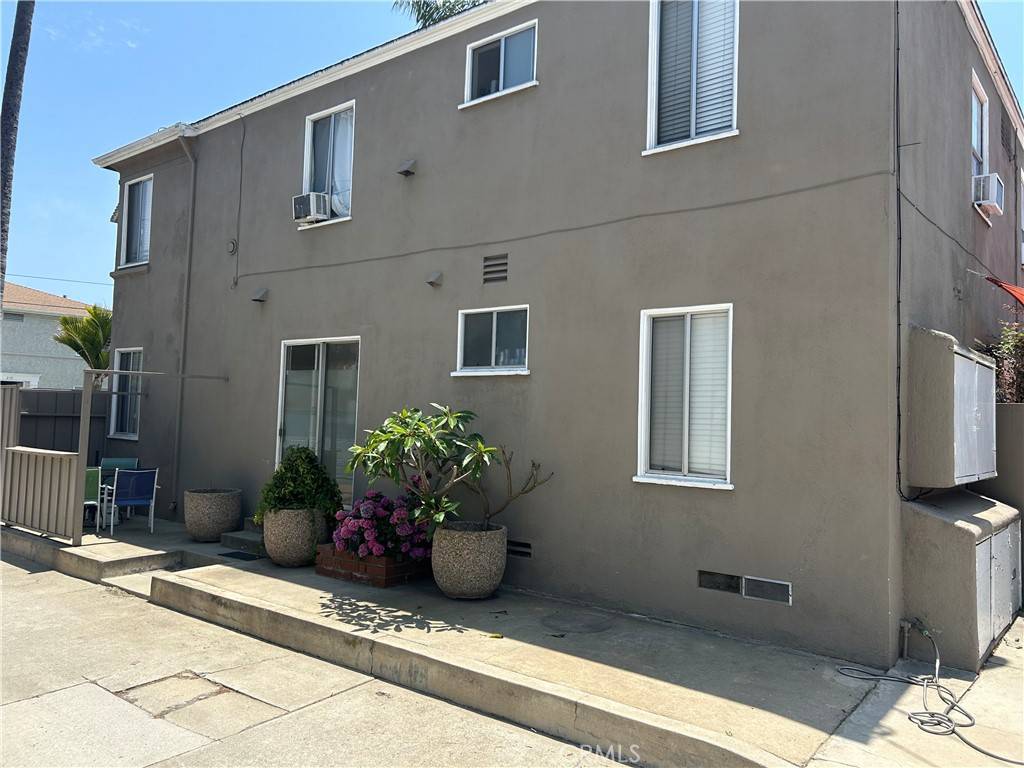 Long Beach, CA 90803,271 Covina AVE #4