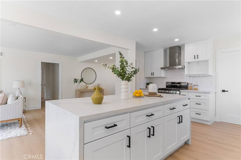 Westminster, CA 92683,5921 Meinhardt RD