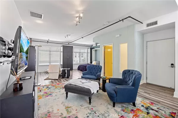 Santa Ana, CA 92701,919 E Santa Ana BLVD