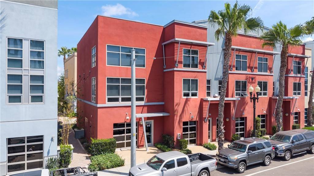 Santa Ana, CA 92701,919 E Santa Ana BLVD
